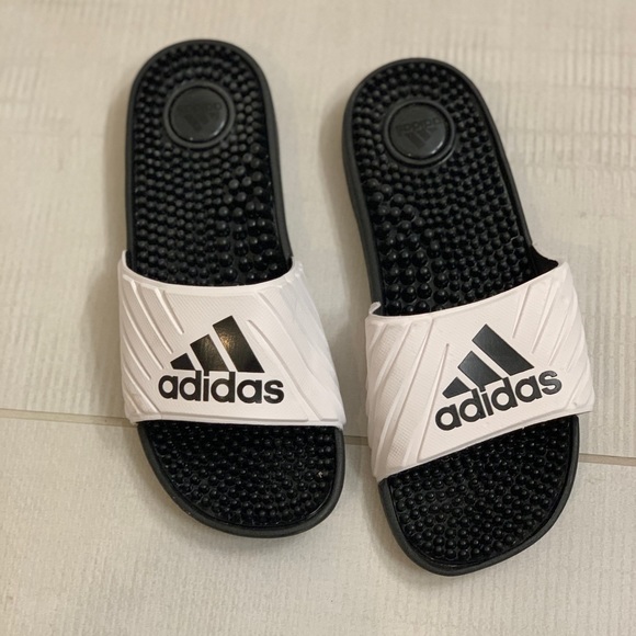 adidas voloossage slides